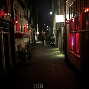 Driepersoonskamer met een Gezamenlijke Badkamer